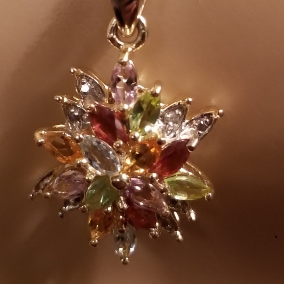 Gorgeous Fine Gold Plated Star Necklace - Picture 2 of 2